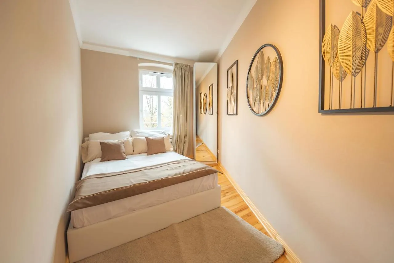 Lux Central Apartment Berlin 0*,