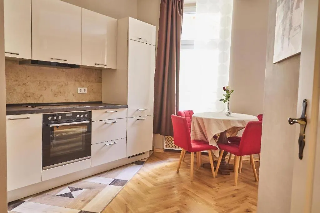 Lux Central Apartment Berlin Almanya