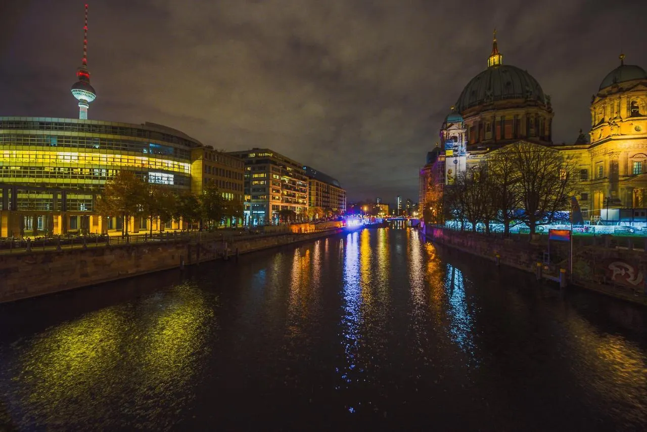 Lux Central Apartment Berlin
