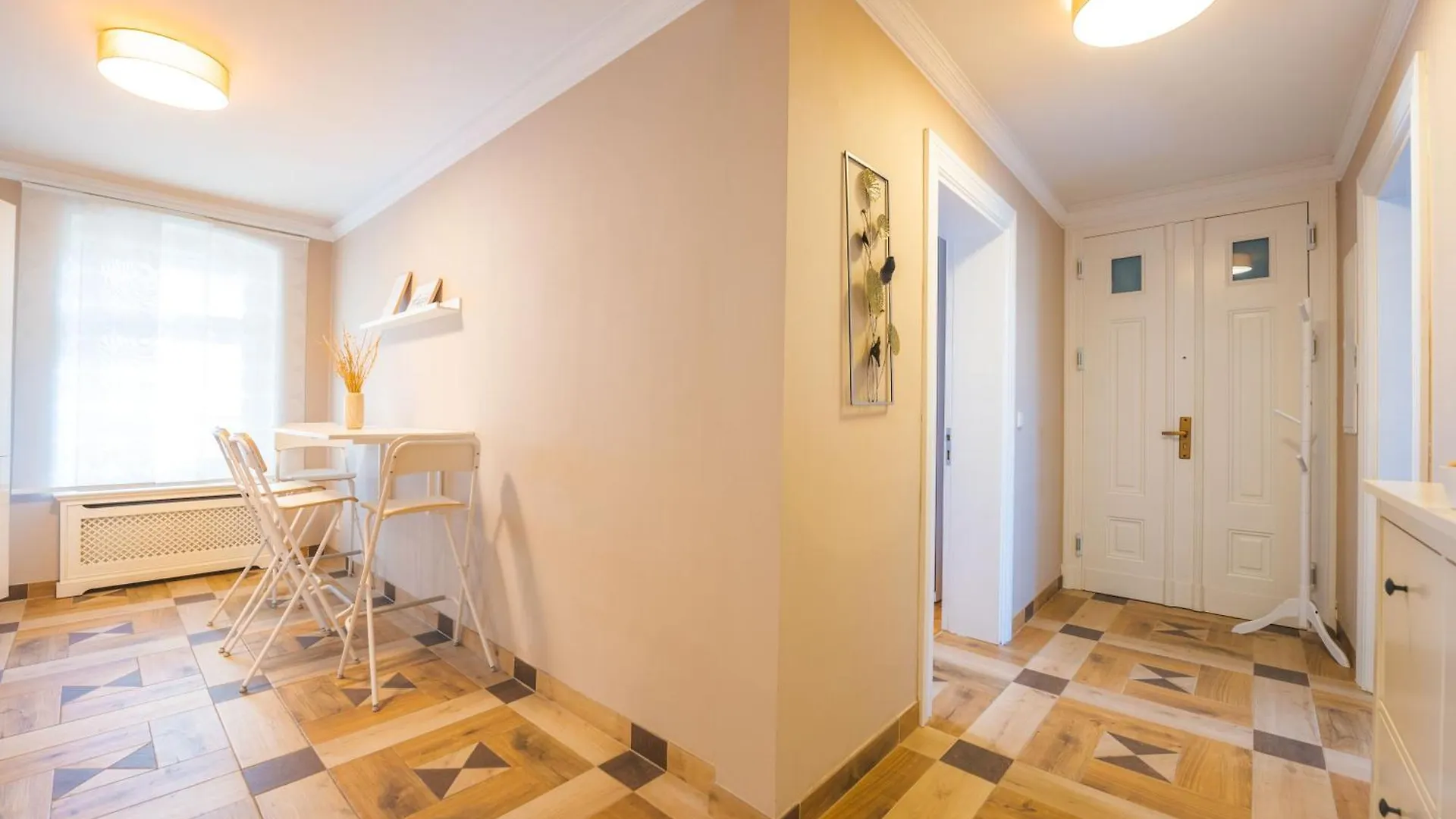 Lux Central Apartment Berlin 0*,