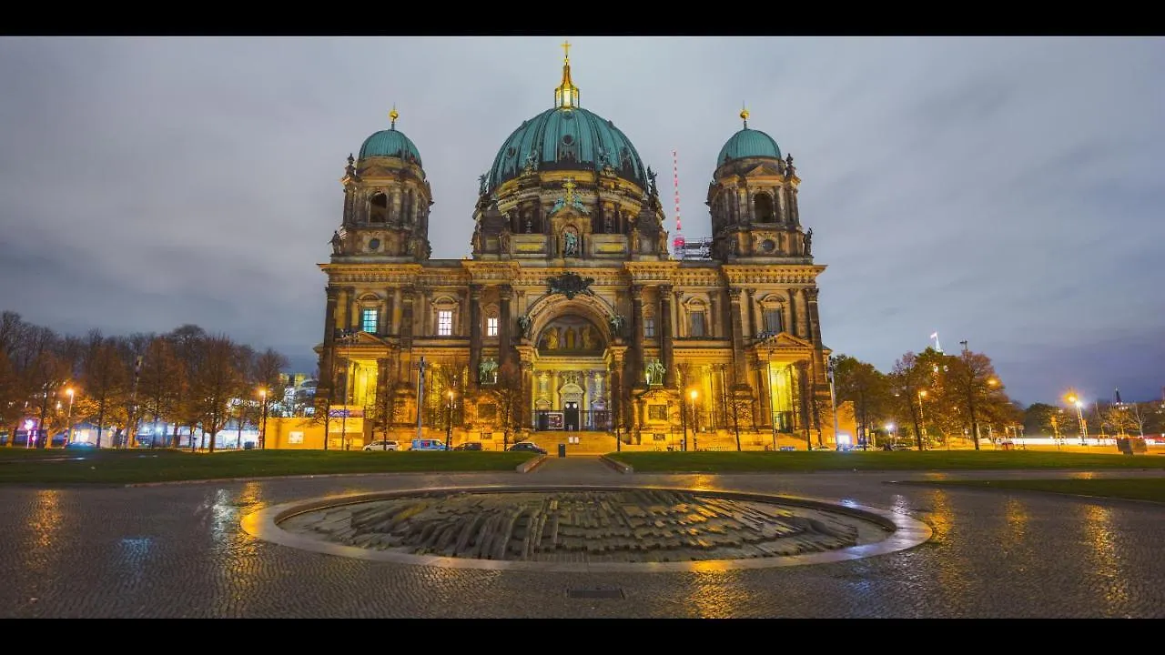 Lux Central Apartment Berlin Germany
