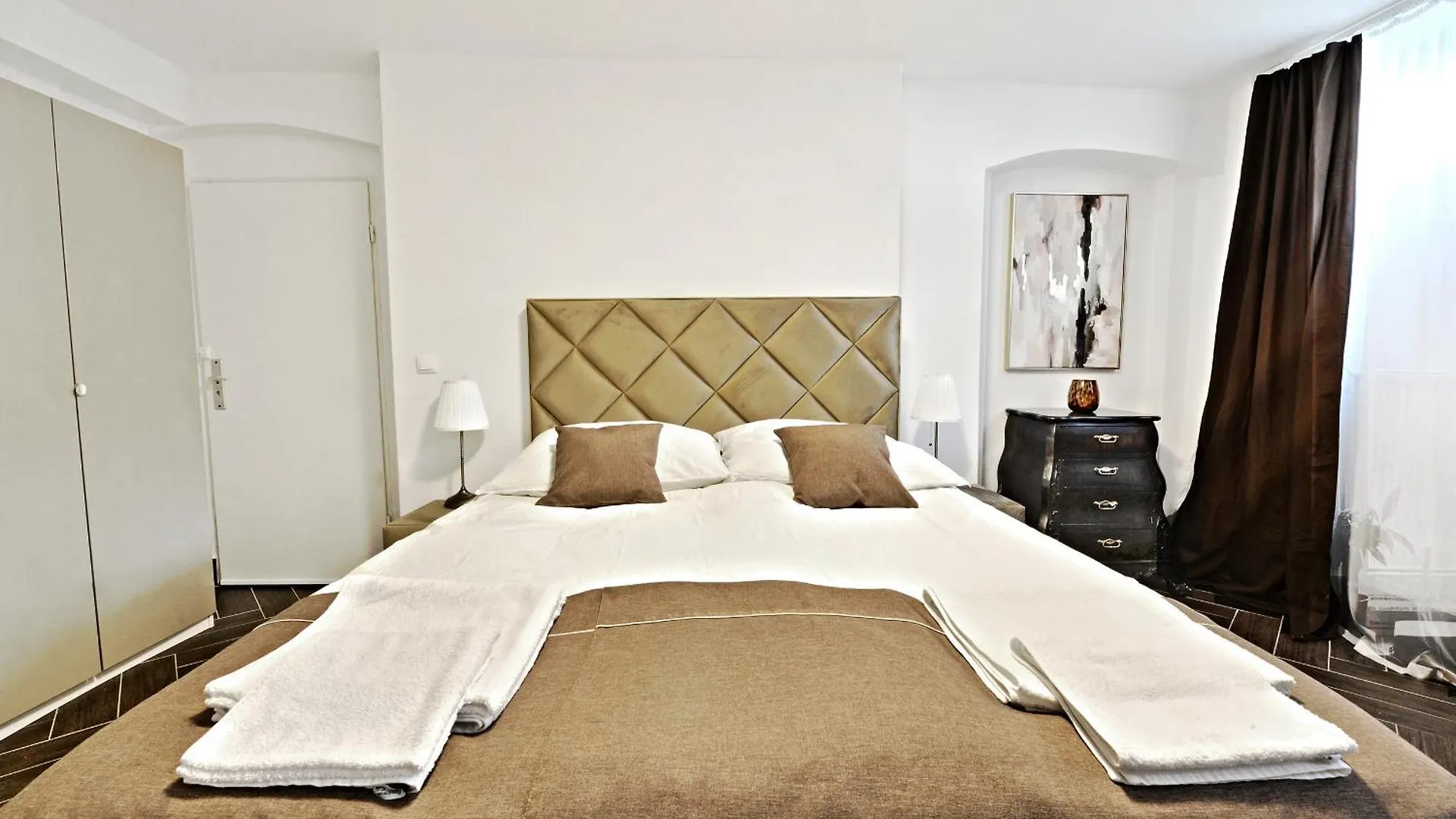 Lux Central Apartment Berlin Germany